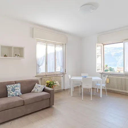شقة Cosy With 2 Balconies In