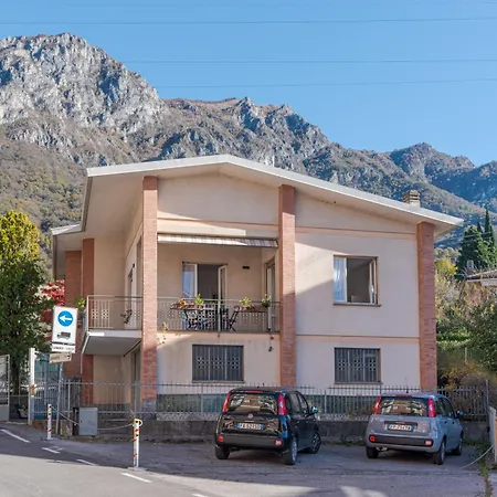 Cosy With 2 Balconies In ليرنا